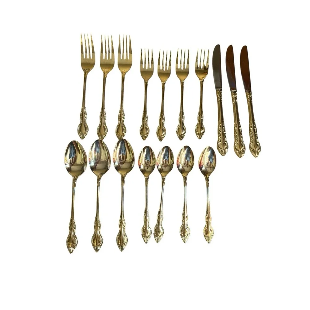 17 PIECE SET ROGERS BY‎ KENWOOD STAINLESS GOLD COLORED FLATWARE KOREA
